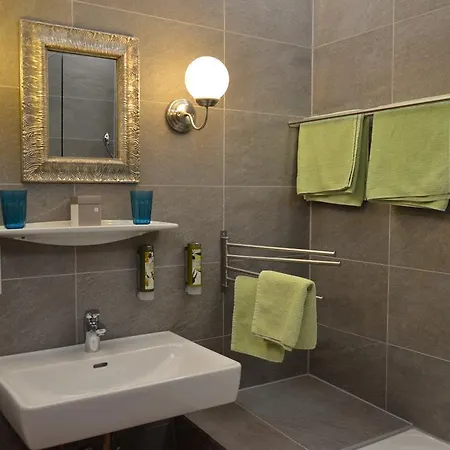 Dahoam By Sarina - & Ξενοδοχείο