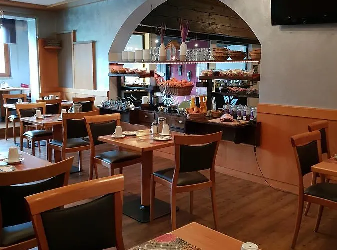 Dahoam By Sarina - & Hotell 3*