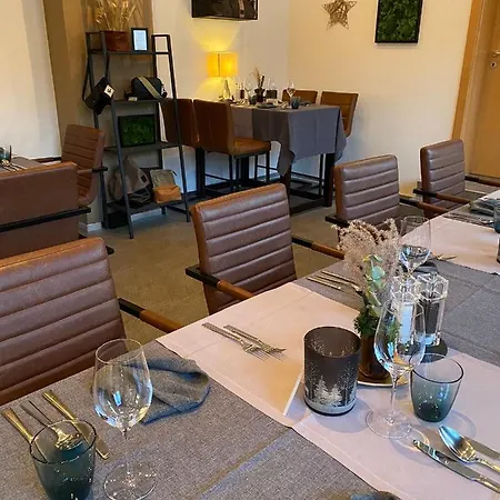 Готель Dahoam By Sarina - & 3*